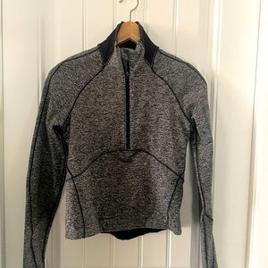 Lululemon cropped half zip